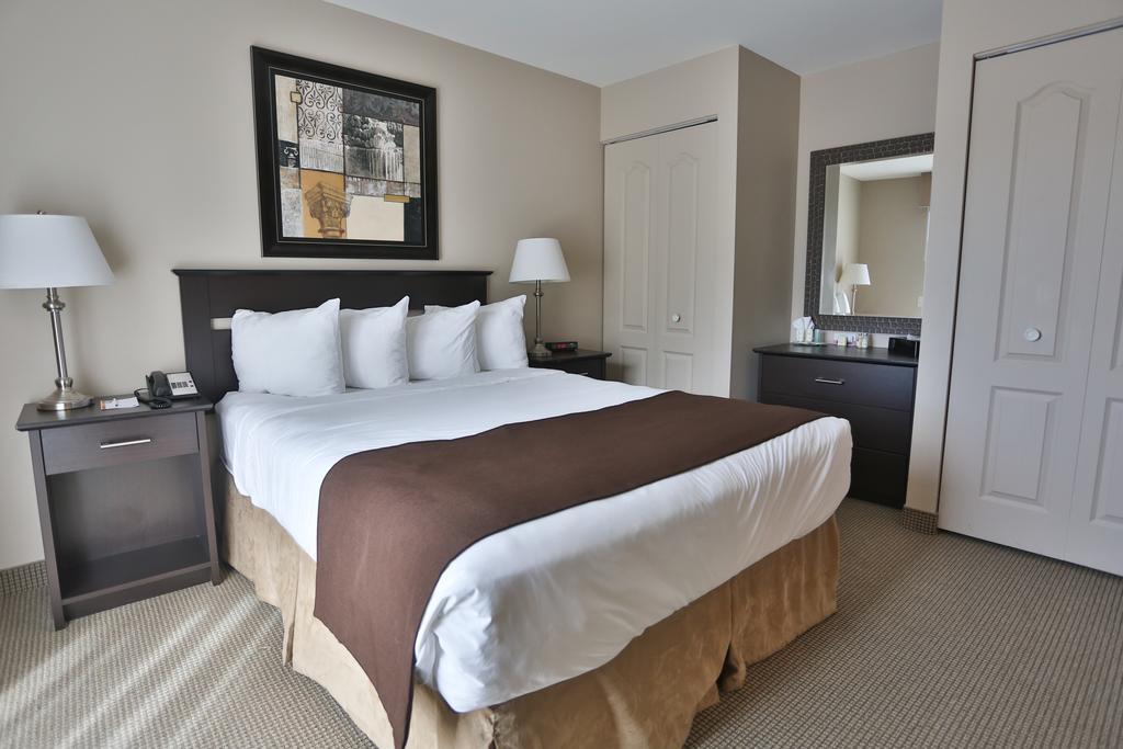 Hotel Le Versailles Saint-Sauveur-des-Monts Quarto foto