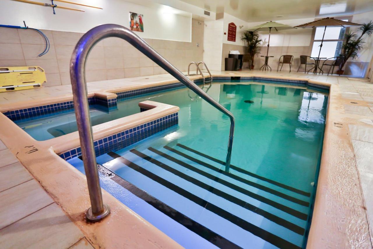 Hotel Le Versailles Saint-Sauveur-des-Monts Instalações foto